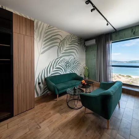 Отель Palms 4*