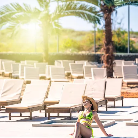 Palms Отель Китен