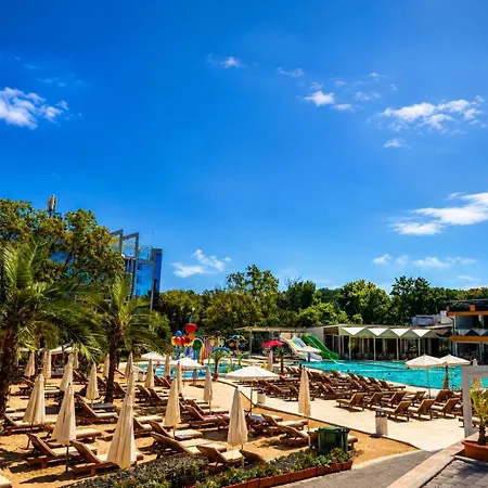 Palms Отель Китен